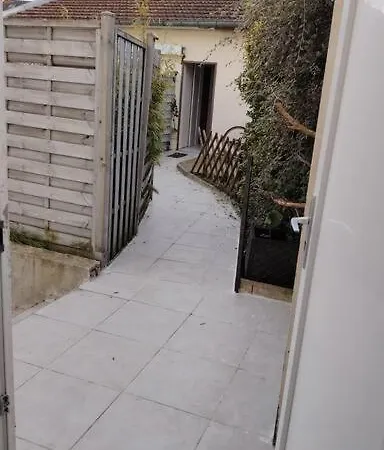 Proche Du Centre-ville Апартаменты *